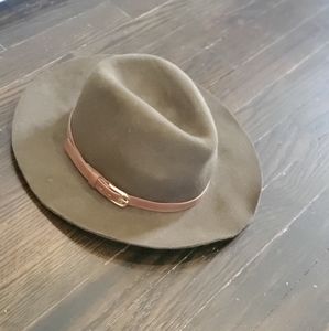 Felt brimmed hat- Olive